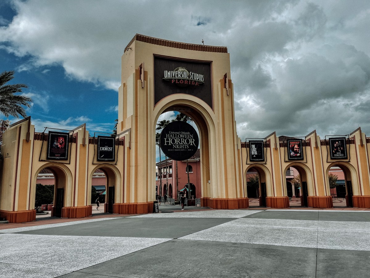 10 Things NOT to do at Halloween Horror Nights at Universal Studios Orlando&nbsp;(2024)